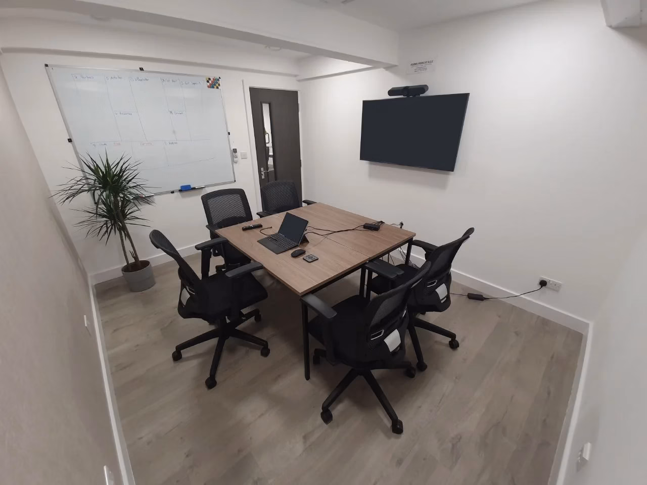 Archway Heritage Suite, 5-person meeting room at 9–15 Elthorne Road, Archway
