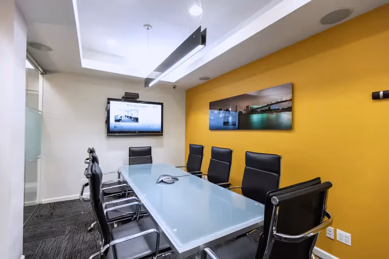 Lexington Avenue Strategy Suite, 8-person meeting room at 369 Lexington Avenue, Grand Central