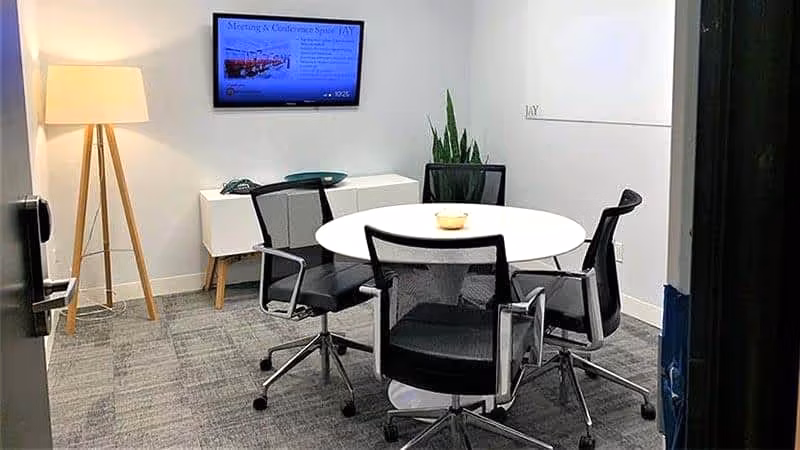 Wall Street Deal Room, 5-person meeting room at 40 Wall Street, Financial District